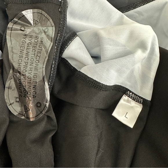 Woman's tropical long sleeve rash guard NWOT Large - Picture 2 of 3